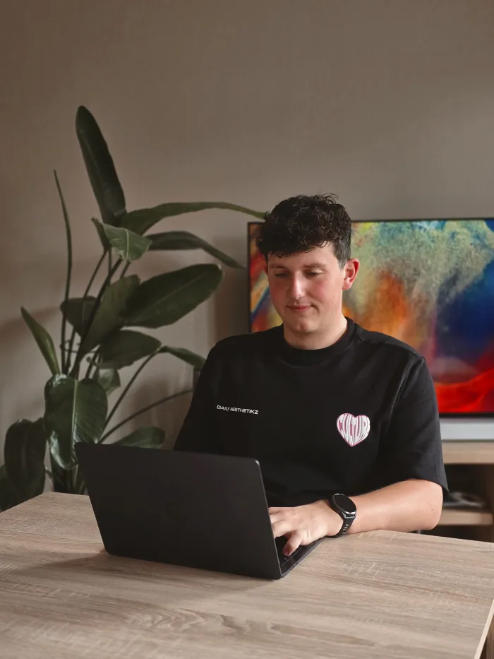 Kaya Kanal aan het werk